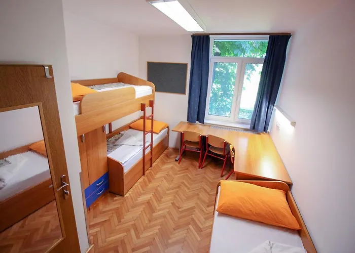 Dijaski Dom Bezigrad Любляна